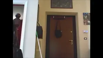 what a naughty housewife! all naked and struggling with the vacuum cleaner