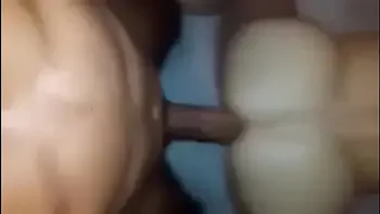 Penetro con mi gran verga a un travesti