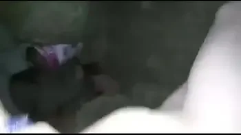 Sacandole la virginidad a mi amigo