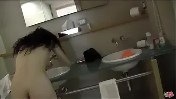 Me follo a Melody Petite delante del novio