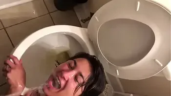 Toilet Whore Bailey Wilder