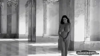 Ewa Sonnet Big Tits Walking