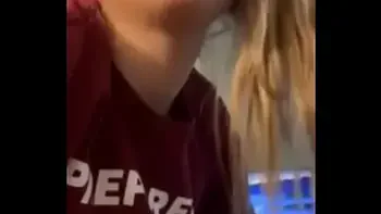 Bivša devojka-Voli ga lizati