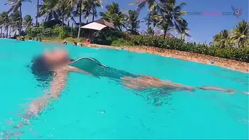 BRAZILIAN HOTWIFE - EXIBICIONISMO NO BEACH PARK - FORTALEZA - BRASIL