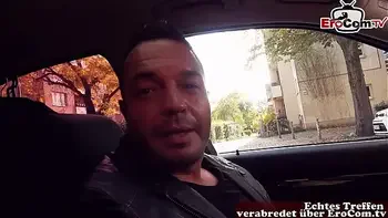 Blonde kurze haare tattoo Milf hat EroCom Date öffentlich und wird abgeschleppt zum Date