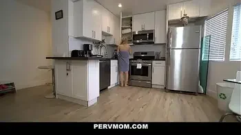 PervMom - Blonde Curvy Milf (Alix Lynx) Cheats With Stepson