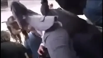 Japonesa com terno, sendo fodida no ônibus
