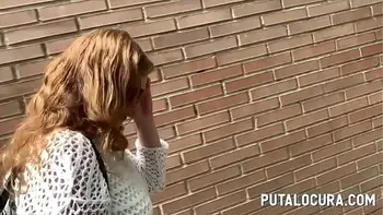 ¿Mamá estás haciendo porno? Una madura follando por dinero