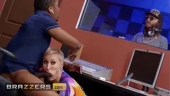 Interracial Rough Sex With Horny Blonde MILF (Ryan Keely) - Brazzers