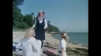 Skinny dipping stolen all clothes from woman and drive away. Robbed naked. ENF