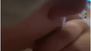 Elle Me Suce Devant Netflix, Ca En Baise