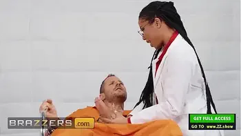 Pretty Gorgeous Babe (Kira Noir) Loves Being A Doctor And Loves Fucking Her Patient - Brazzers