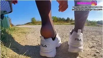 Dominant Gigant Girl - Lick My Shoes, Feet, Smell My Ballerinas And Nylons Shoeplay Dipping