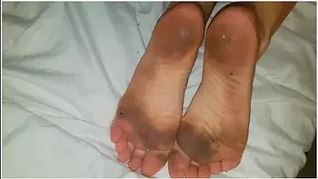 Lucys Dirty Feet Little Bonus)