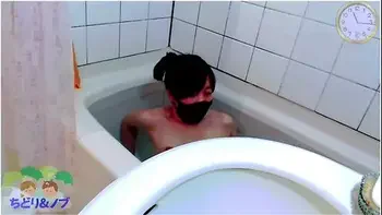 [from Fc2 Live] Amateur Beauty Ol Has Been Live-streamed From The Bath At Home