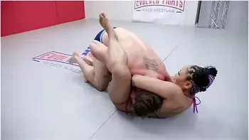 Cali Caliente Vs Nathan Bronson - Ebony Newcomer Getting A Deep Pounding