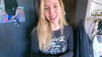 MILF Blowjob and Creampie - Big Ass Amateur Sucks Dick for Tip