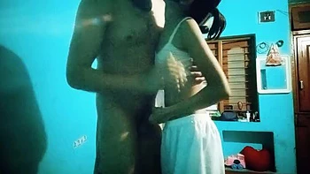 Desi GF BF Hot Indoor Sex - Tight Pussy Hindi Viral MMS