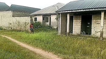 Creamyshuga's Threesome with Two Wives Fucking in Abandoned Building