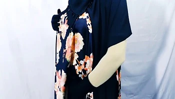 Muslim Hijabi Beautiful Housewife Fucking With Neighbor - With Clear Hindi Audio