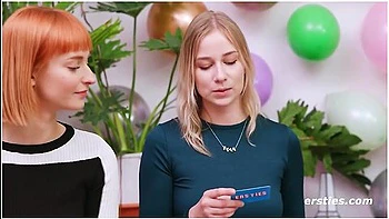 Lesbische 5er-orgie Beim Dare Ring Game