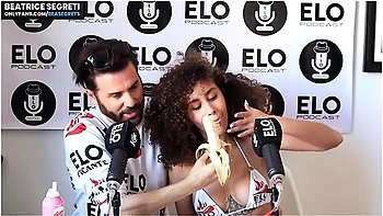 Seduces Me And Then Shocks Me During An Interview With Elo Picante - Beatrice Segreti