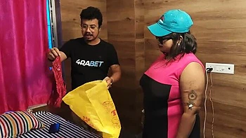 Indian Delivery Girl Hardcore Fuck With Dean Jones - Desi Bhabhi Doggy Style & Pussy Eating