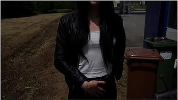 I Give The Gas Station Attendant A Blowjob To Repay Him For His Help