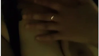 Muy Cachonda Masturbandome Con Un Poco De Ayuda