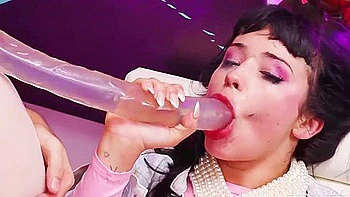 Blooming Beca Barbies Curvy Trailer