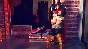 Hitwoman Monica Harris