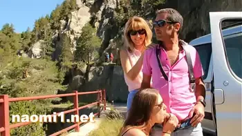 Naomi trio libertin en exterieur