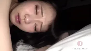 ちっぱい美 とお風呂で濃密SEX