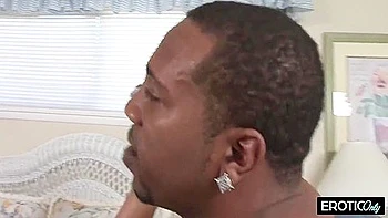 Sie Schreit Laut Als Er Immer Tiefer Geht