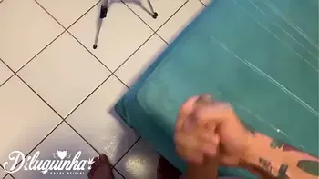 Gozei na calcinha da minha gata e ela ficou puta kkk