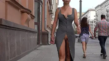 Pussy flash walk in public