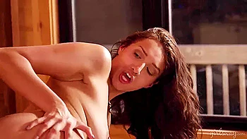 Bella Roland - Lesbian