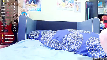 Beauty Babe Shows Perfect Tight Pussy And Ass From Behind