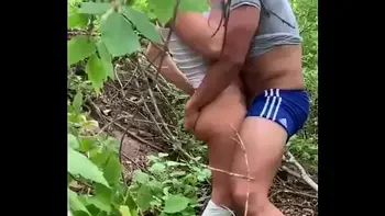 Pillados en el monte