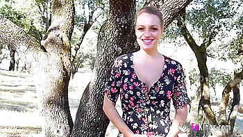 Busty Cougar Lara Cruz Has Decided To Have An Outdoor Laid!