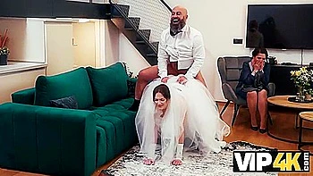 Neeo And Vixi Rafis Watching By