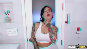 BANGBROS - Smalls Hands Goes Balls Deep In Joanna Angel's Anus