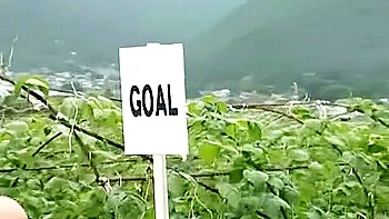 Amazing Japanese whore in Horny Group Sex, Outdoor JAV movie