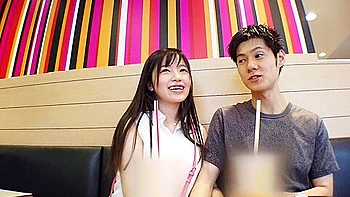 Gカップ美女が両足開いてガニ股状態で騎乗位杭打ち