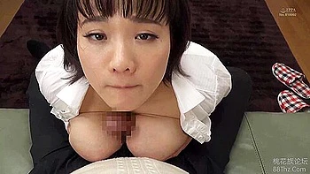 01L2722-Mature tutor seduces student 18+ with big boobs during class