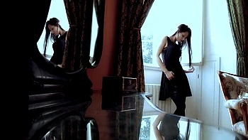 Kari Likes To Be Slow And Deliberate When She Plays With Her Pussy