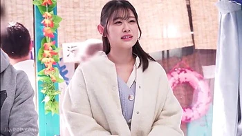 251130男女でツイスターゲームをプレイg2