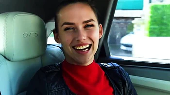 Leila and Jade have a little secret... - Jacquie et Michel TV