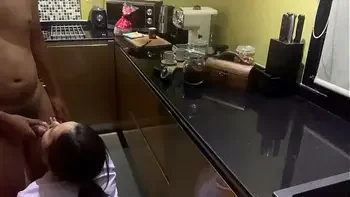 คงเงี่ยนจัด เย็ดแฟนพยาบาล ในห้องครัว แตกคาปาก