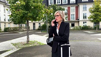 For Lexie, any experience is worth taking! - Jacquie et Michel TV